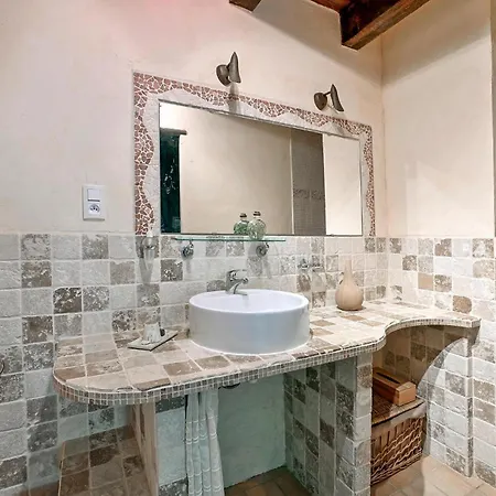 Cozy In Saint-jean-de-maruejol * Saint-Jean-de-Maruéjols-et-Avéjan