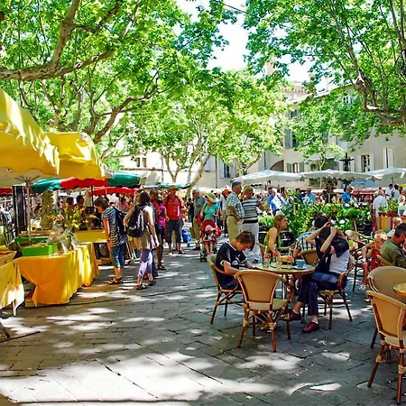 Awesome In Saint-jean-de-maruejol With Wifi بيت للعطل