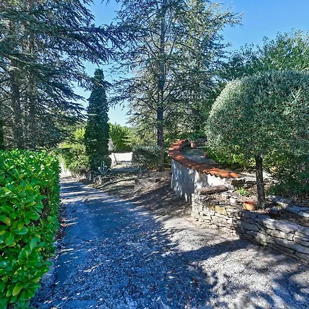 بيت للعطل Awesome In Saint-jean-de-maruejol With Wifi