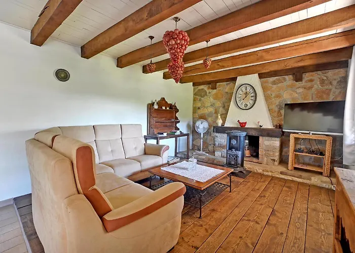 Cozy In Saint-jean-de-maruejol Saint-Jean-de-Maruéjols-et-Avéjan